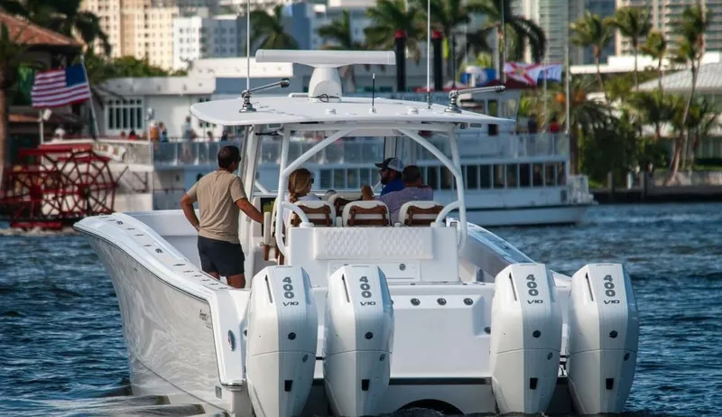 Slide: The Image of Front Runner 43 Catamaran 2026 - 5394530