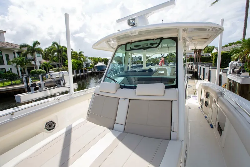 Slide: The Image of Boston Whaler 380 Outrage 2023 - 5395200