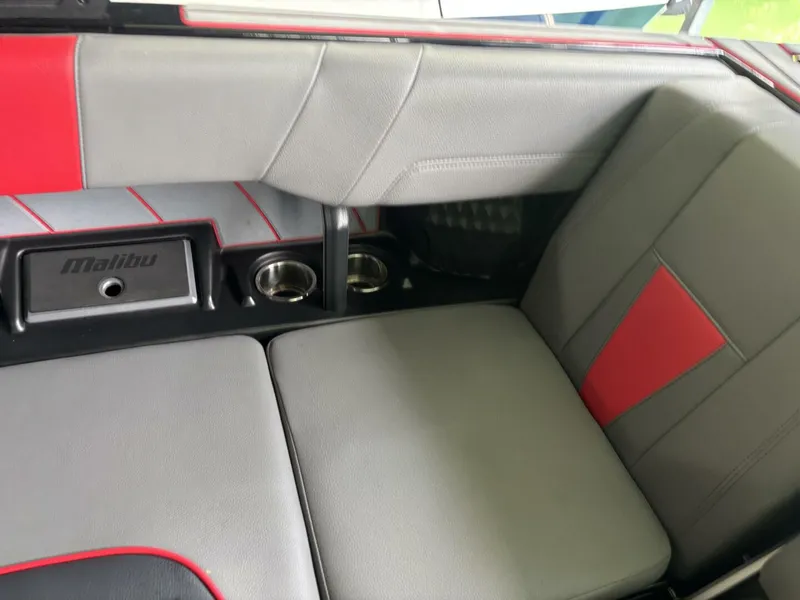 Slide: The Image of Malibu 23 LSV 2022 - 5411573