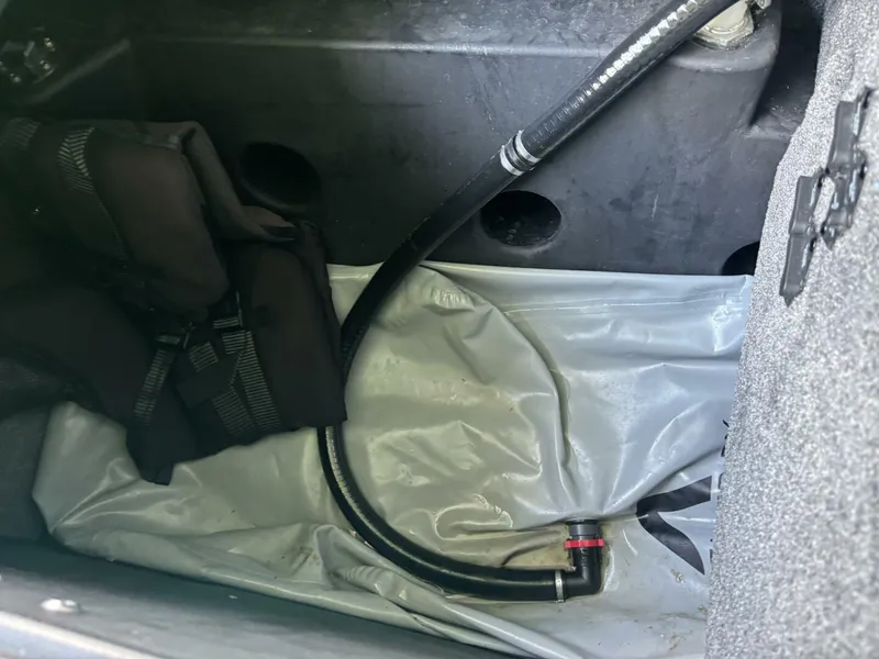 Slide: The Image of Malibu 23 LSV 2022 - 5411594