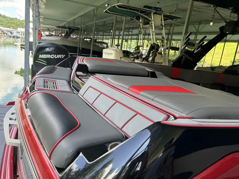 Slide: The Image of Malibu 23 LSV 2022 - 5411621