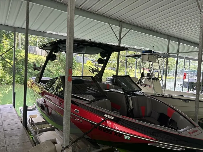Slide: The Image of Malibu Wakesetter 23 LSV 2022 - 7529274