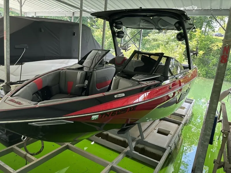 Slide: The Image of Malibu Wakesetter 23 LSV 2022 - 7529267