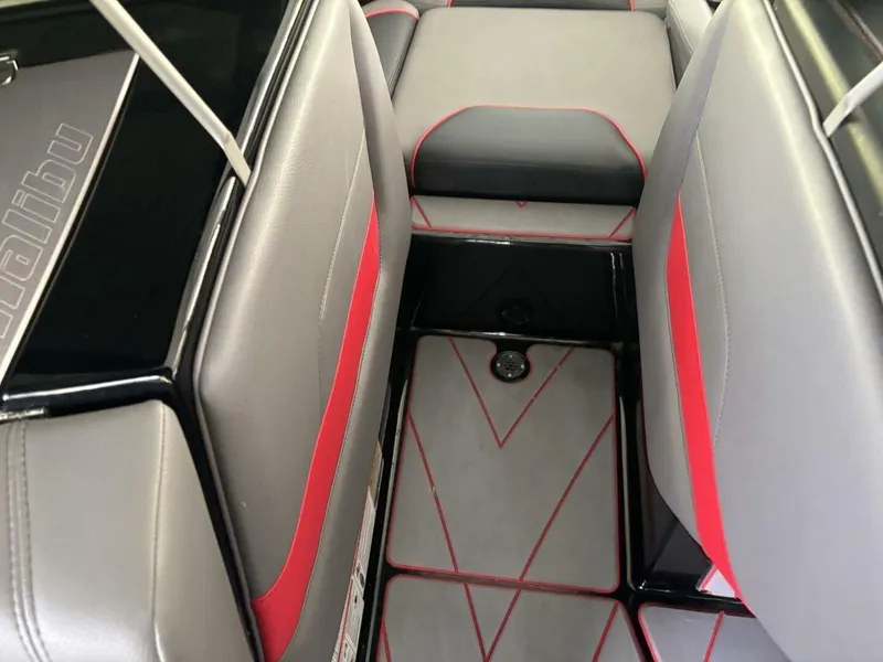 Slide: The Image of Malibu Wakesetter 23 LSV 2022 - 7529323