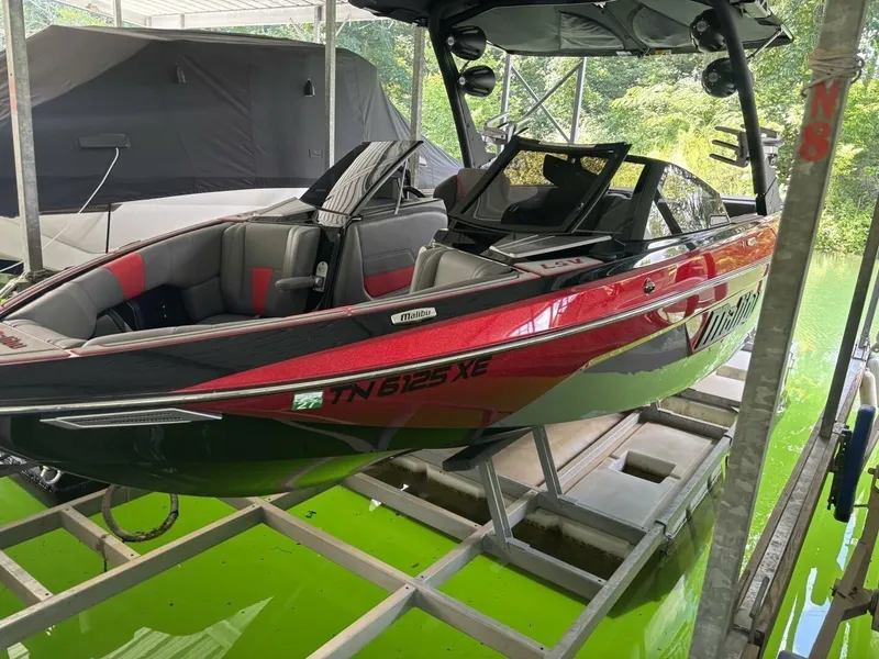 Slide: The Image of Malibu Wakesetter 23 LSV 2022 - 7529265