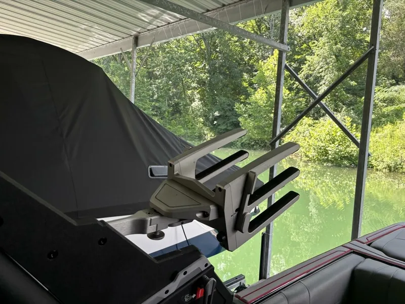 Slide: The Image of Malibu Wakesetter 23 LSV 2022 - 7529304