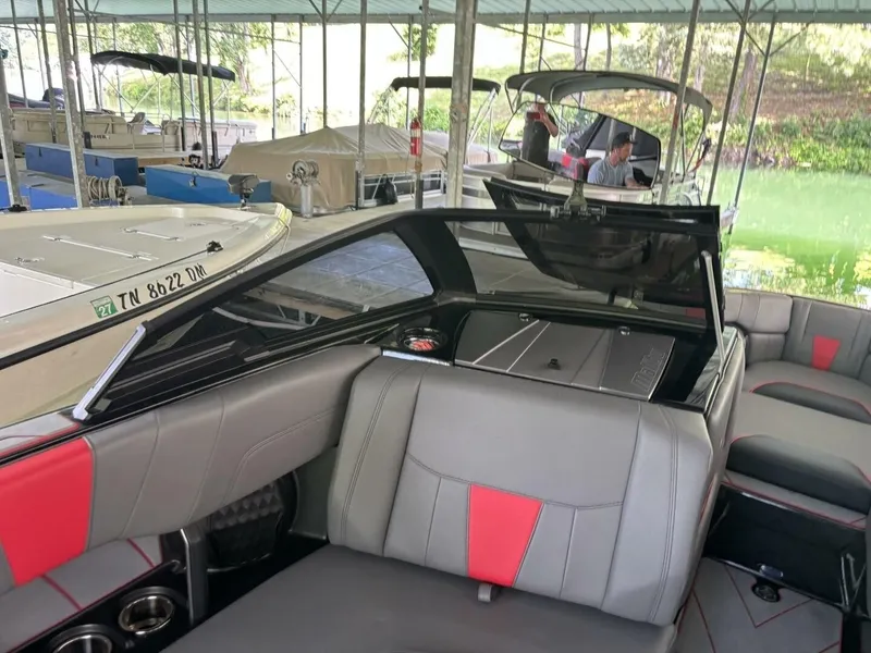 Slide: The Image of Malibu Wakesetter 23 LSV 2022 - 7529314