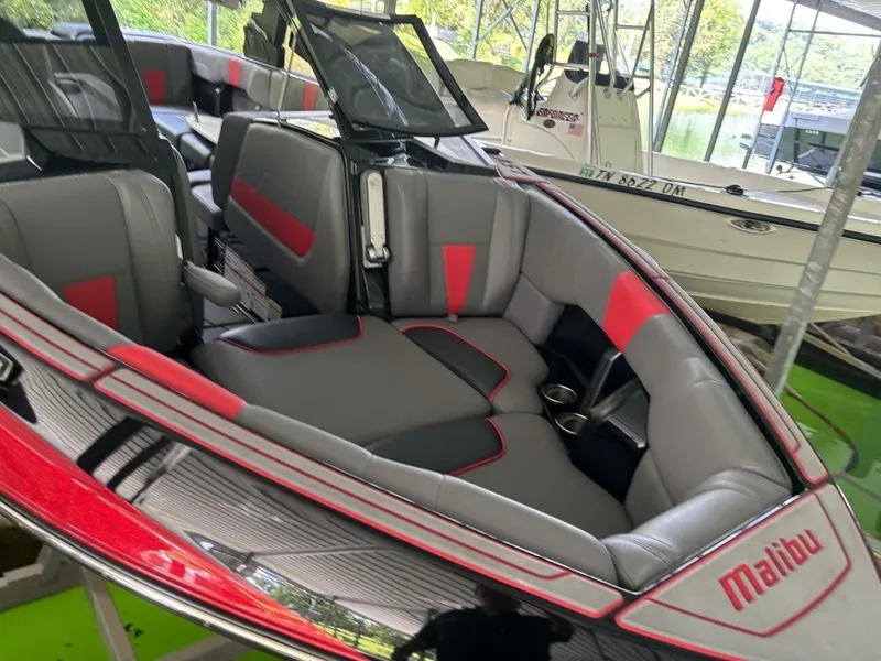 Slide: The Image of Malibu Wakesetter 23 LSV 2022 - 7529347