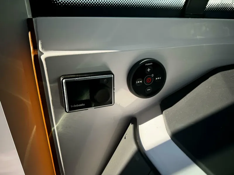 Slide: The Image of Axopar 28 CABIN 2023 - 5397135