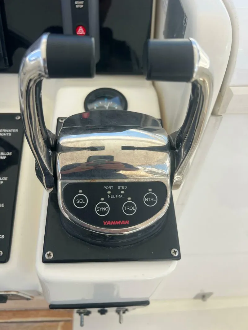 Slide: The Image of Pursuit 3000 Offshore Express 1997 - 5397398