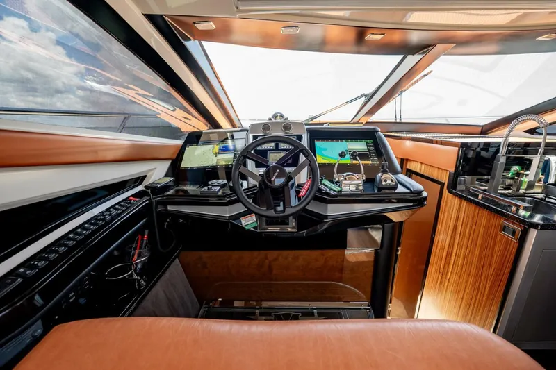 Slide: The Image of Marquis 500 Sport Coupe 2009 - 5496218