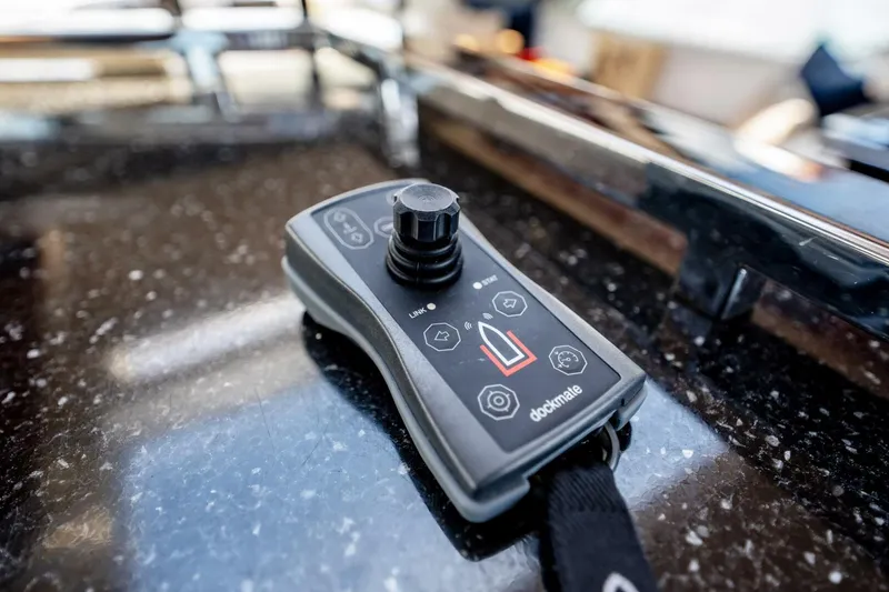 Slide: The Image of Marquis 500 Sport Coupe 2009 - 5496222