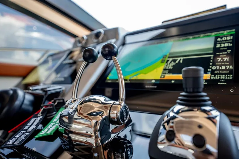 Slide: The Image of Marquis 500 Sport Coupe 2009 - 5496224