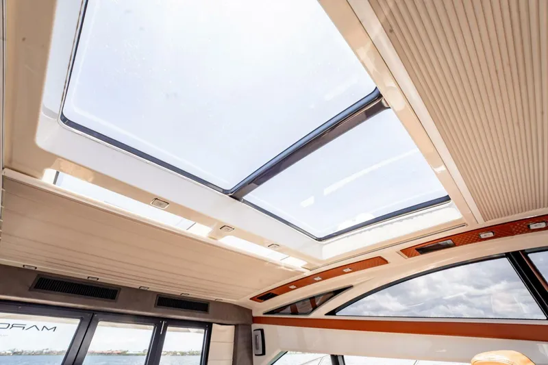 Slide: The Image of Marquis 500 Sport Coupe 2009 - 5496225