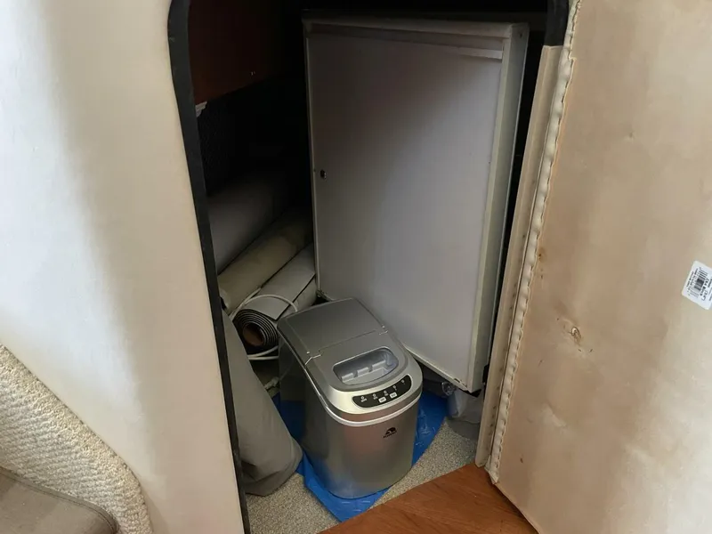 Slide: The Image of Sea Ray 370 Aft Cabin 1997 - 5435185