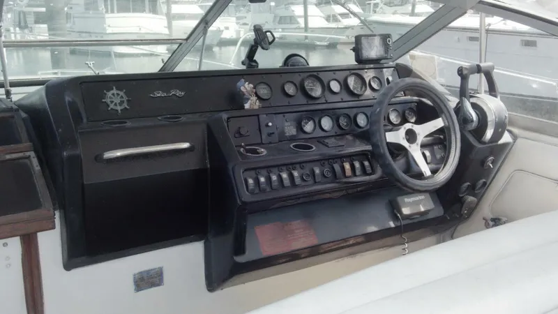 Slide: The Image of Sea Ray 39 1990 - 5398486