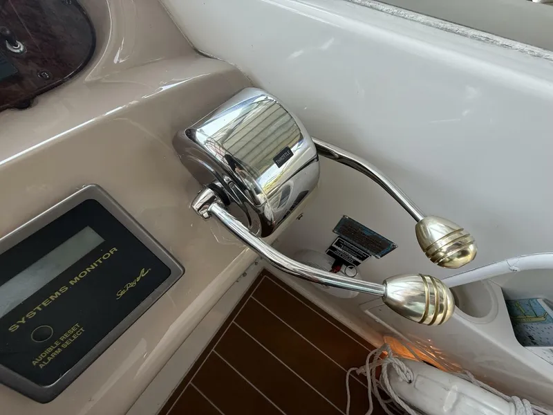 Slide: The Image of Sea Ray 380 Sundancer 2003 - 5399340