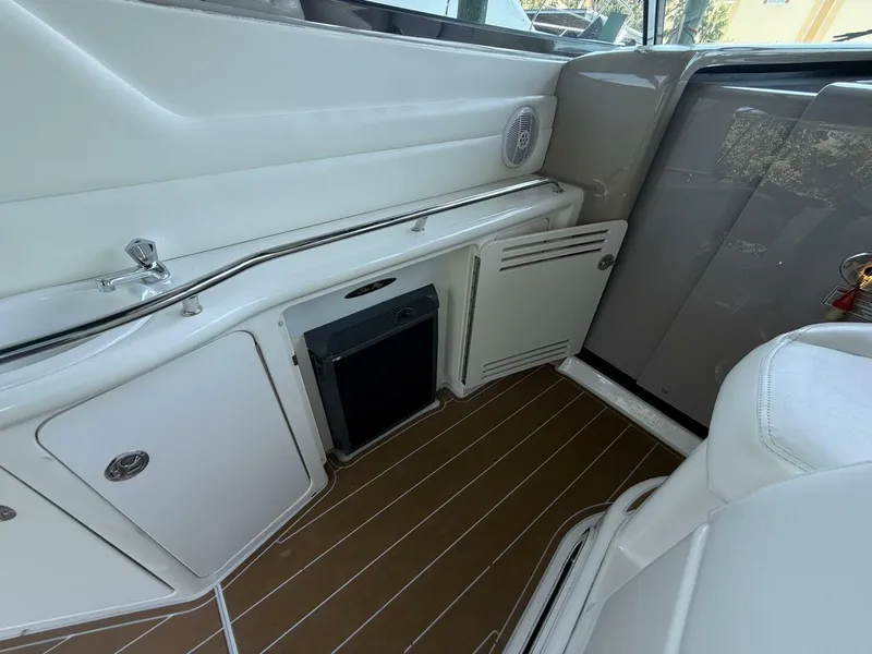 Slide: The Image of Sea Ray 380 Sundancer 2003 - 5399356