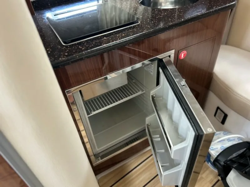 Slide: The Image of Used Power Power Boat for sale 2015 Regal 32 Express - QTECH-1 - 5399921