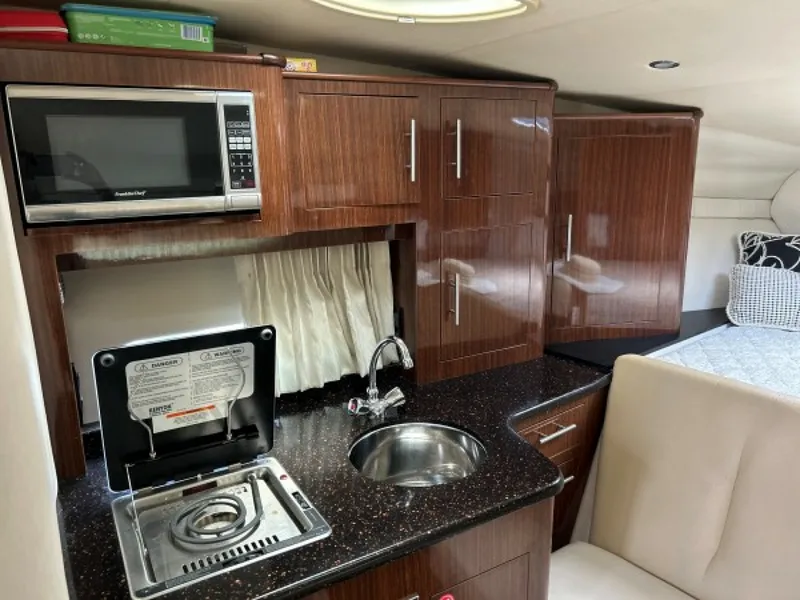 Slide: The Image of Used Power Power Boat for sale 2015 Regal 32 Express - QTECH-1 - 5399920
