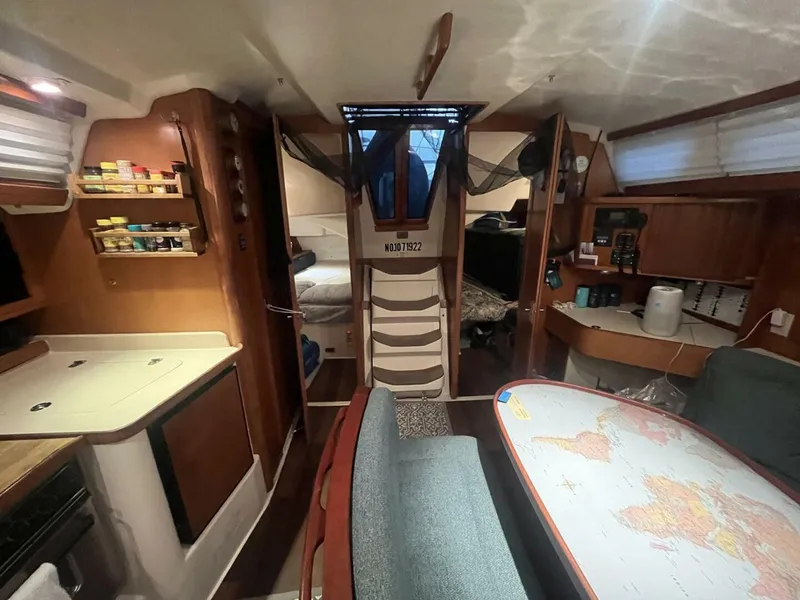 Slide: The Image of Catalina 42 MK II 1999 - 5401873