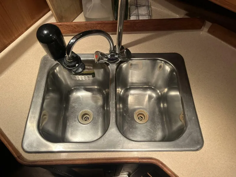 Slide: The Image of Catalina 42 MK II 1999 - 5401876