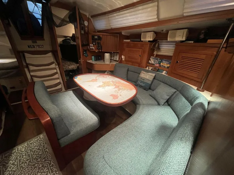 Slide: The Image of Catalina 42 MK II 1999 - 5401880