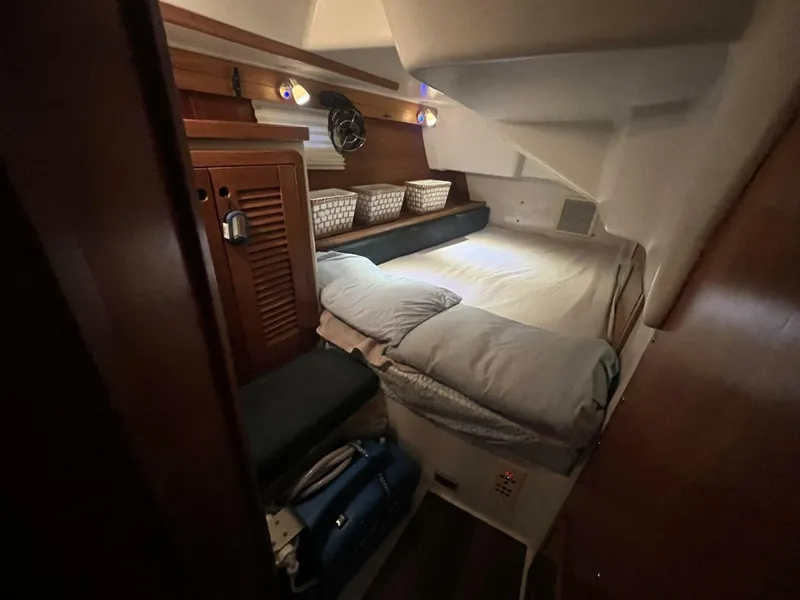 Slide: The Image of Catalina 42 MK II 1999 - 5401893