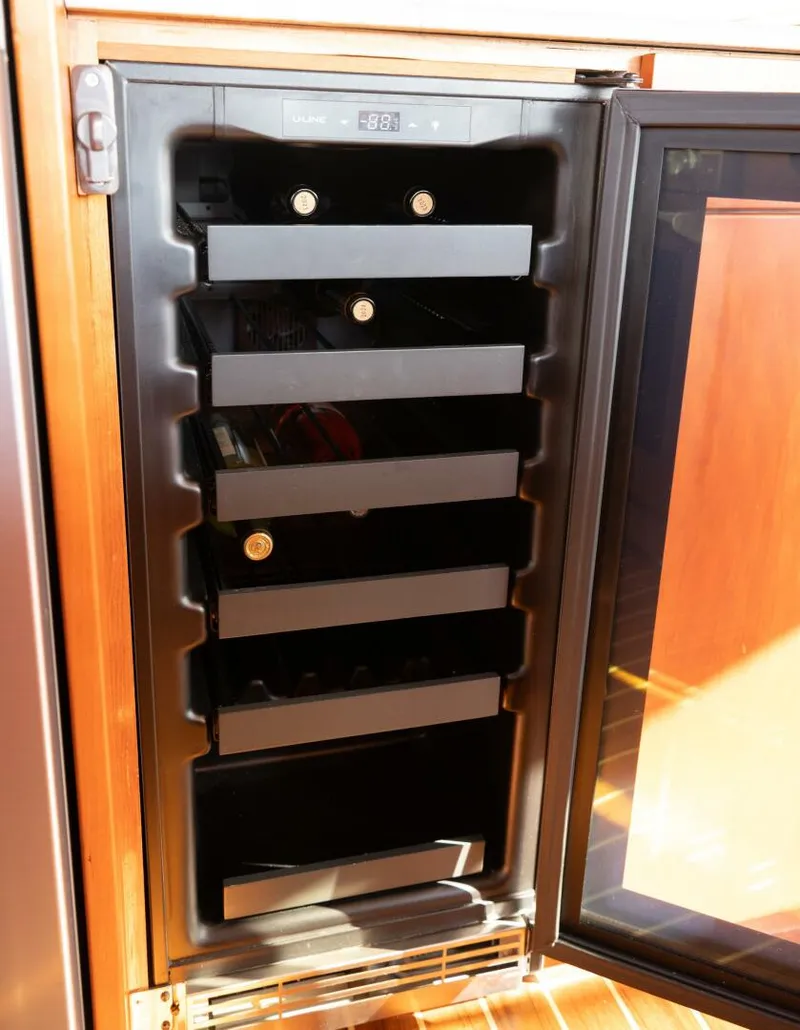 Slide: The Image of 2001 Mikelson 61 YF  - 5402981