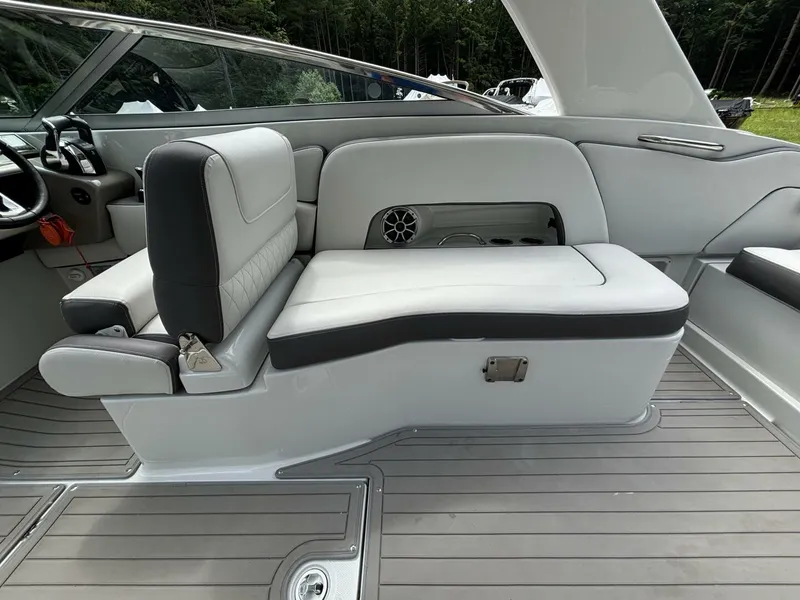 Slide: The Image of Crownline Boats e305xs 2021 - 5403882