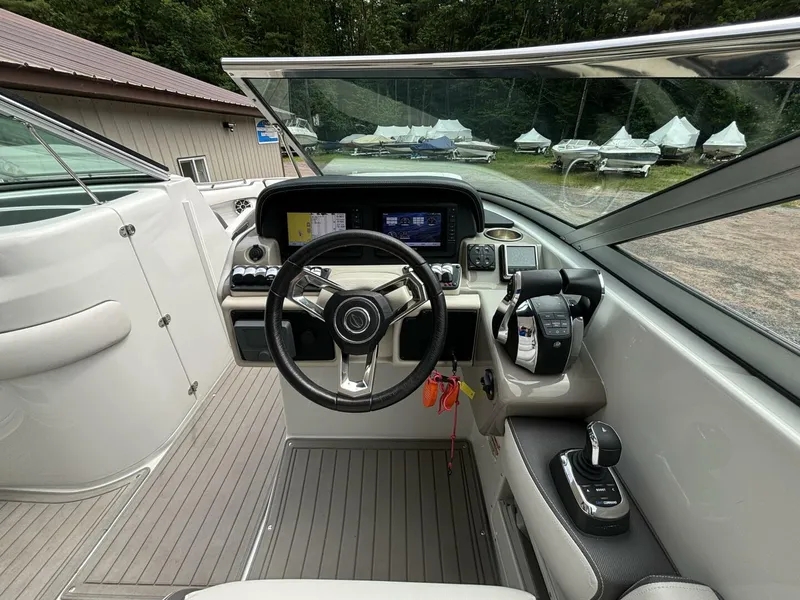 Slide: The Image of Crownline Boats e305xs 2021 - 5403887