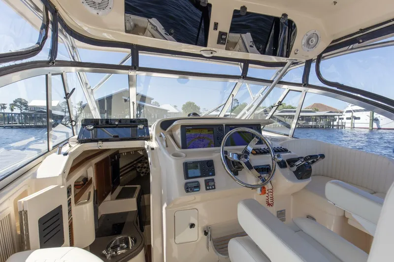 Slide: The Image of 2009 33 Grady White 330 No Name Helm (4) - 5405869