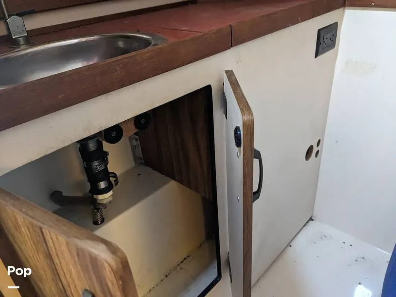 Slide: The Image of Carver Santa Cruz 2667 Cabin Cruiser 1982 - 13855713