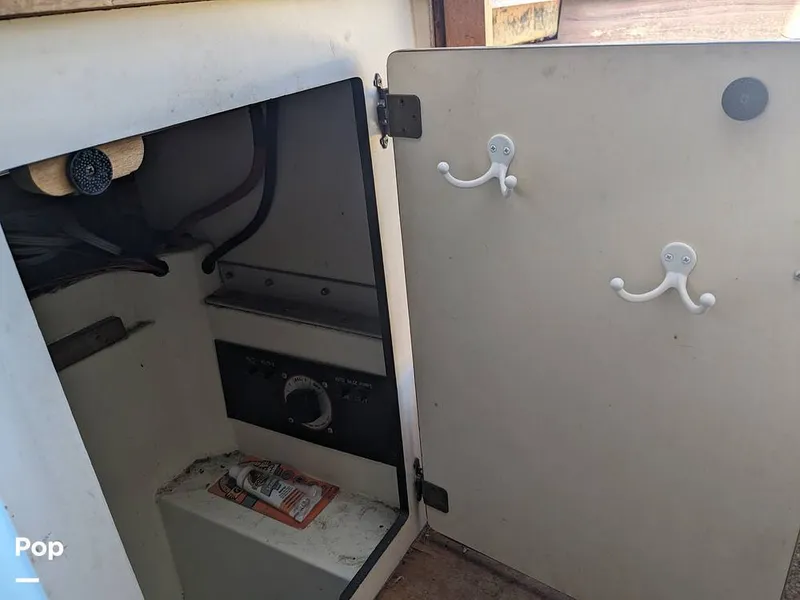 Slide: The Image of Carver Santa Cruz 2667 Cabin Cruiser 1982 - 13855716