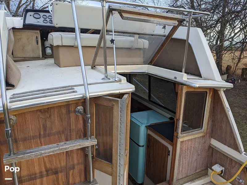 Slide: The Image of Carver Yachts Santa Cruz 2667 Cabin Cruiser 1982 - 10478800