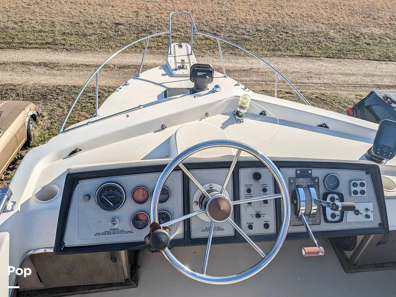 Slide: The Image of Carver Yachts Santa Cruz 2667 Cabin Cruiser 1982 - 13855702