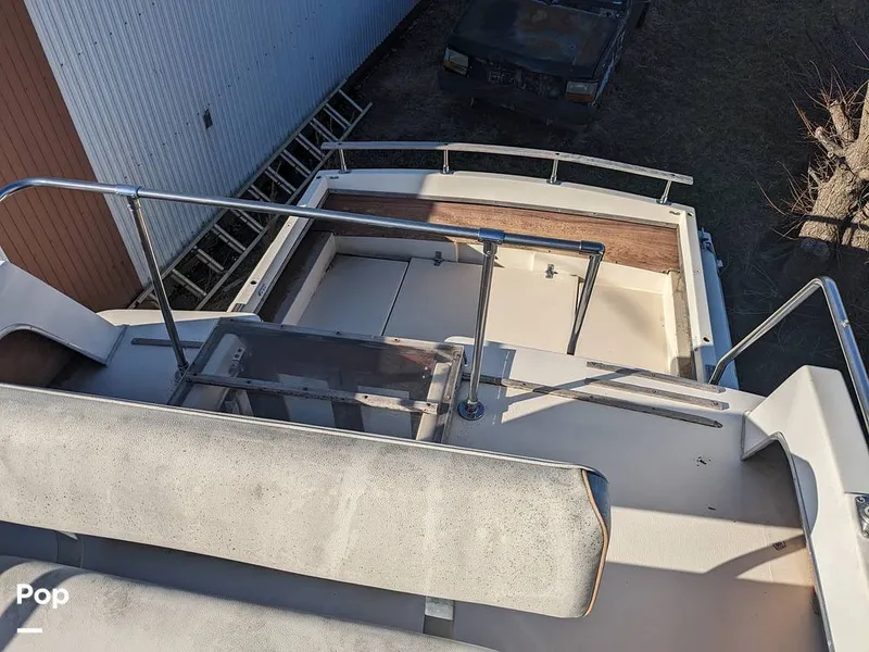 Slide: The Image of Carver Yachts Santa Cruz 2667 Cabin Cruiser 1982 - 13855703