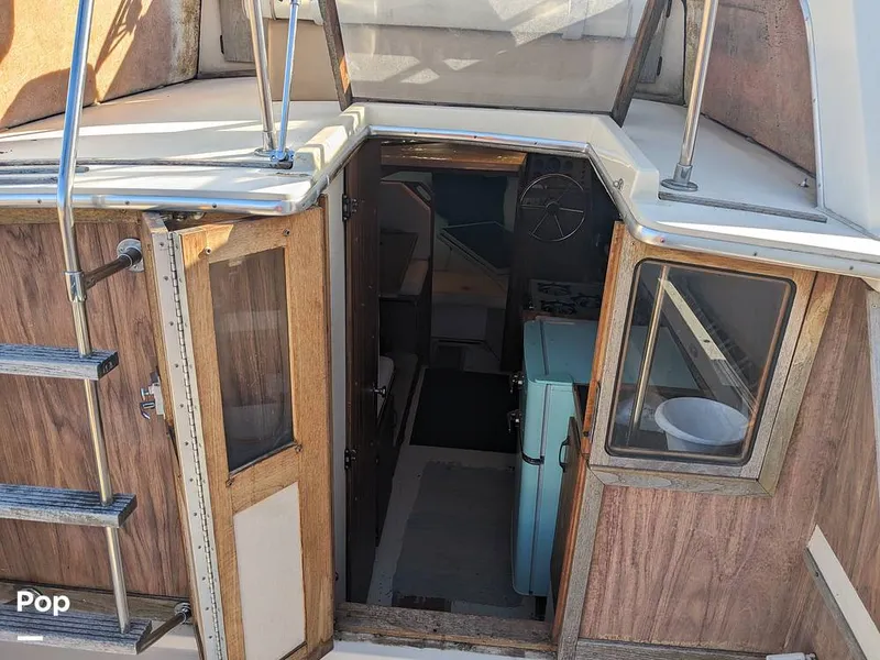 Slide: The Image of Carver Yachts Santa Cruz 2667 Cabin Cruiser 1982 - 13855704