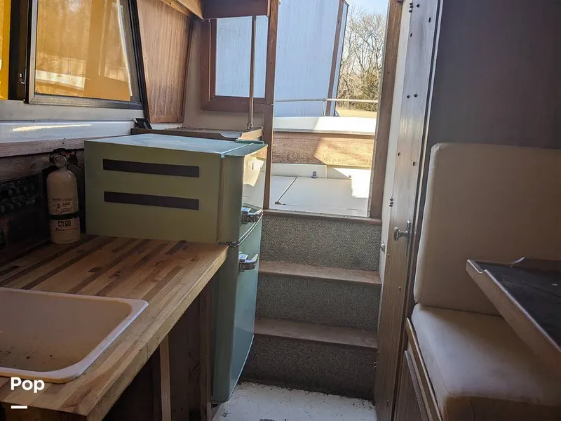 Slide: The Image of Carver Yachts Santa Cruz 2667 Cabin Cruiser 1982 - 13855708