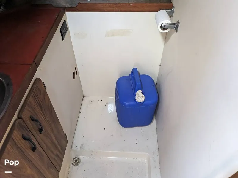 Slide: The Image of Carver Yachts Santa Cruz 2667 Cabin Cruiser 1982 - 13855712