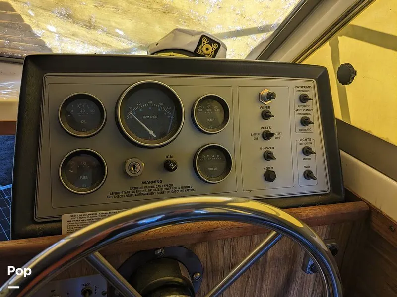 Slide: The Image of Carver Yachts Santa Cruz 2667 Cabin Cruiser 1982 - 13855717