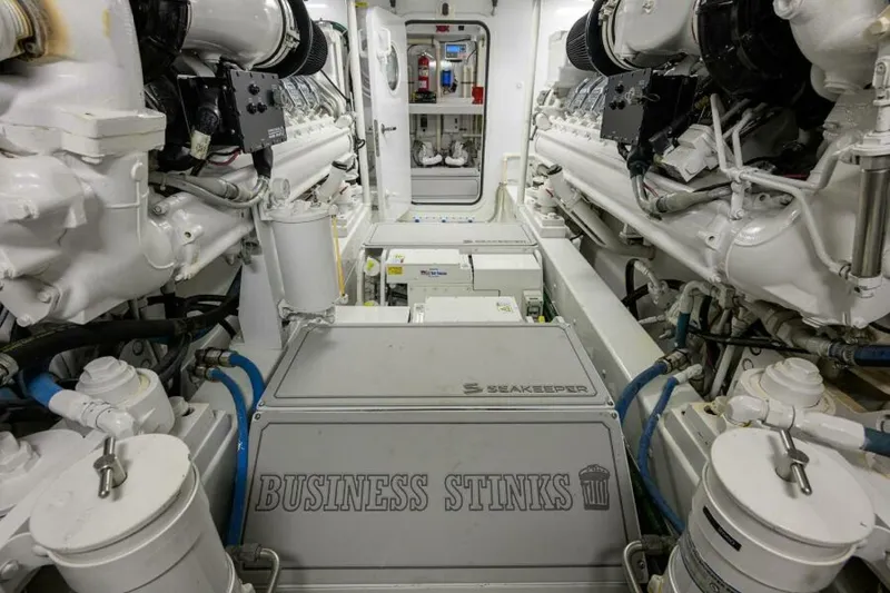 Slide: The Image of Engine Room 2004 Merritt 72 Convertible Business Stinks - 5406134