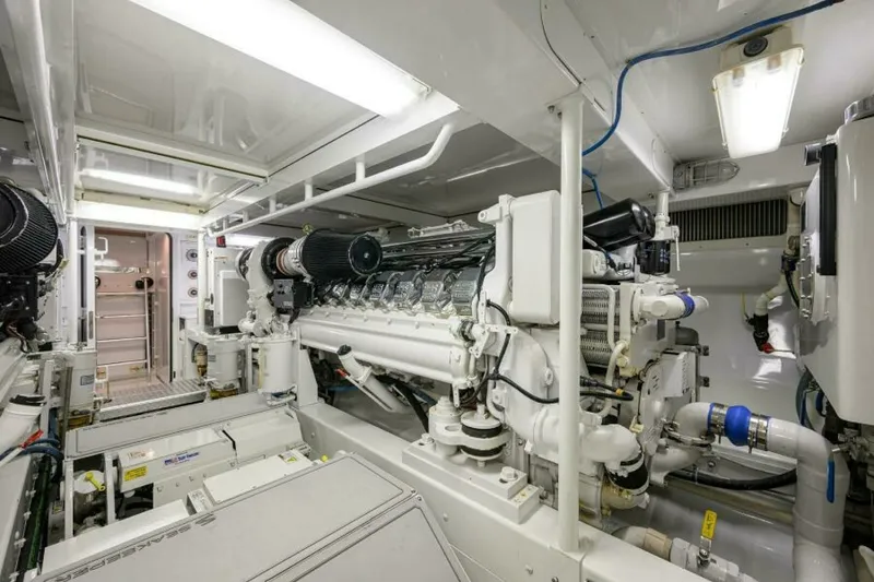 Slide: The Image of Engine Room 2004 Merritt 72 Convertible Business Stinks - 7650855