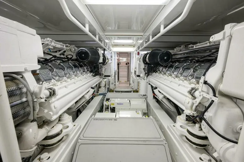 Slide: The Image of Engine Room 2004 Merritt 72 Convertible Business Stinks - 5406139