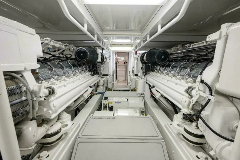 Slide: The Image of Engine Room 2004 Merritt 72 Convertible Business Stinks - 7650858