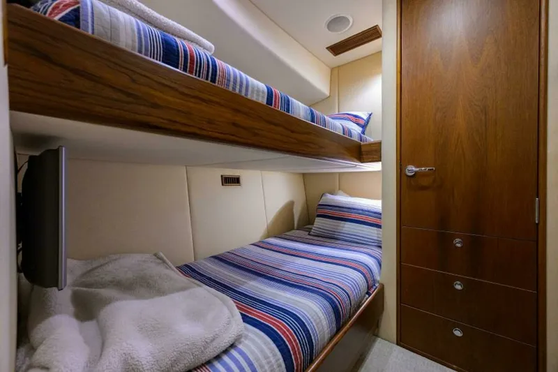 Slide: The Image of Stateroom 2004 Merritt 72 Convertible Business Stinks - 7650825