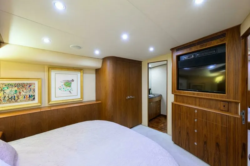 Slide: The Image of Stateroom 2004 Merritt 72 Convertible Business Stinks - 7650813
