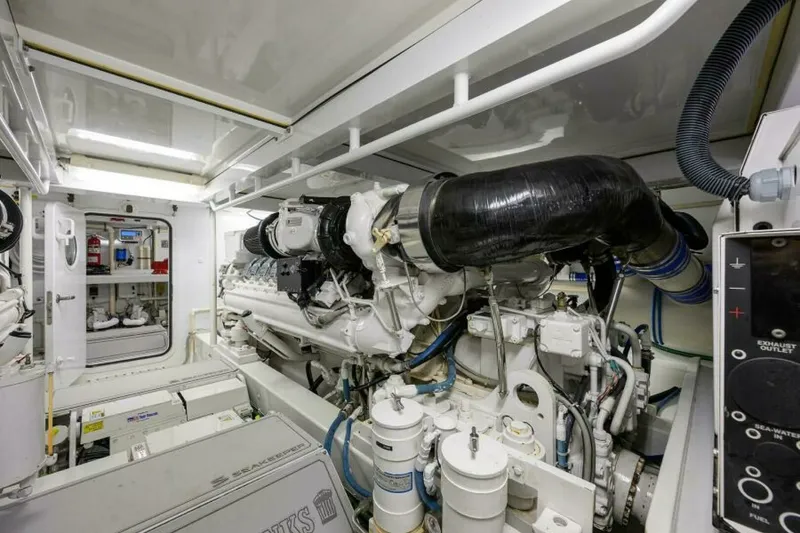 Slide: The Image of Engine Room 2004 Merritt 72 Convertible Business Stinks - 7650851