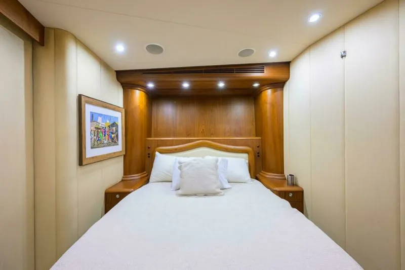 Slide: The Image of Stateroom 2004 Merritt 72 Convertible Business Stinks - 7650816