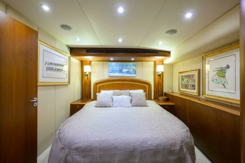 Slide: The Image of Stateroom 2004 Merritt 72 Convertible Business Stinks - 7650811